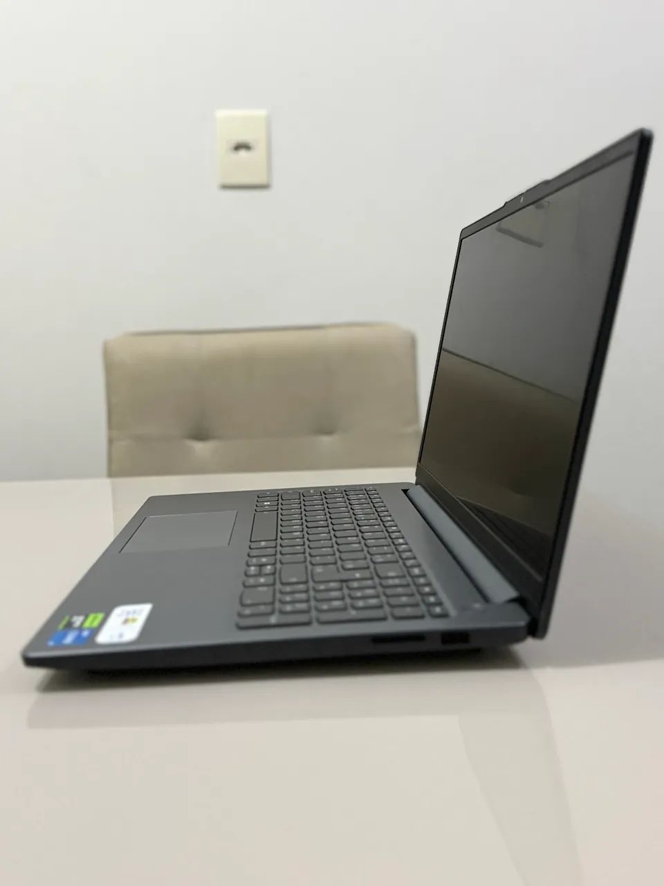 Vendo Notebook Gamer Lenovo LOQ-é - Foto 2