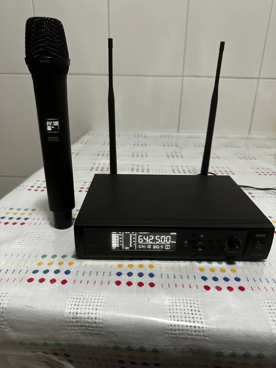 Microfone Sem Fio AKG WP300 em excelente estado  - Foto 2