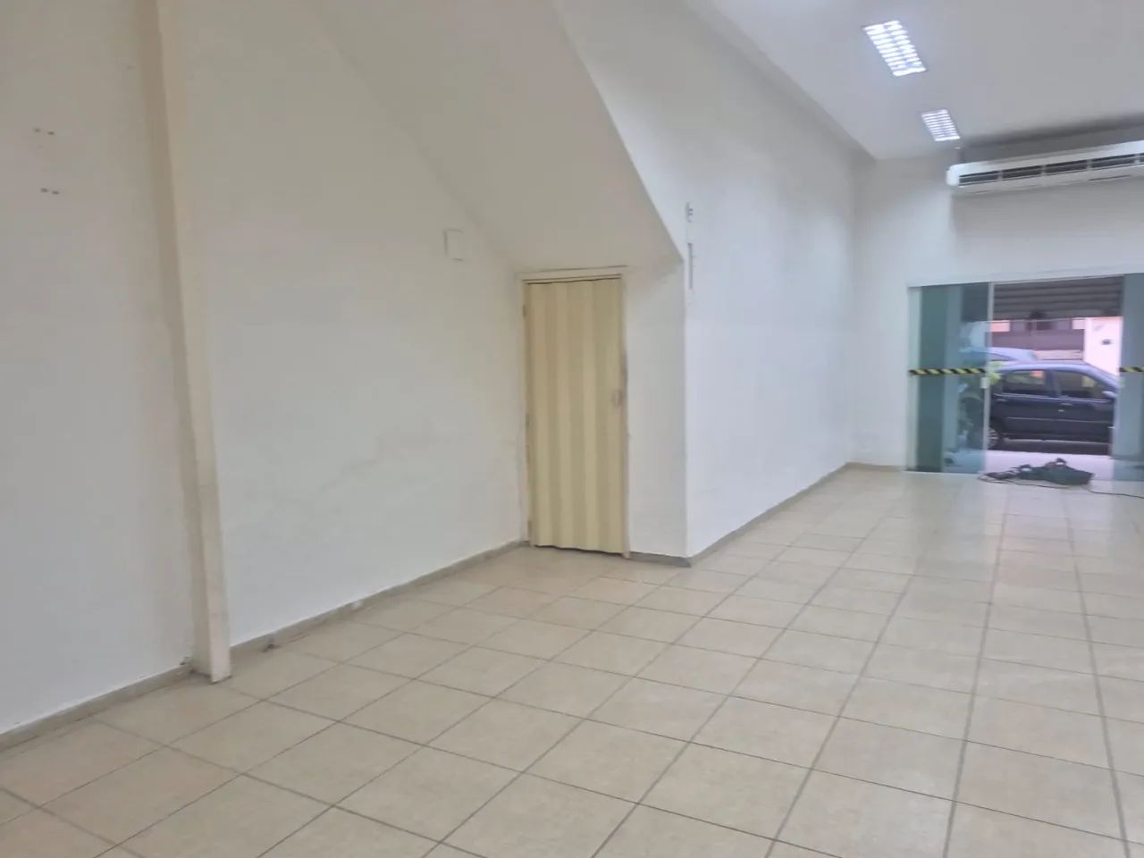 IMÓVEL COMERCIAL À VENDA OU PARA ALUGUEL - EXCELENTE LOCALIZAÇÃO - Foto 3