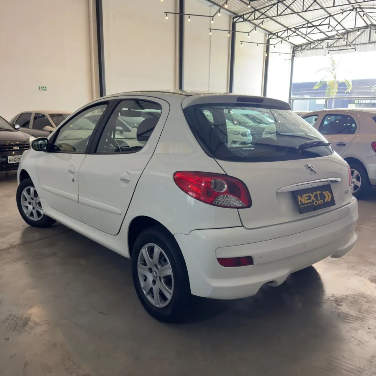 Peugeot 207 Active 1.4 Flex 8V 5P 2014 - Foto 4