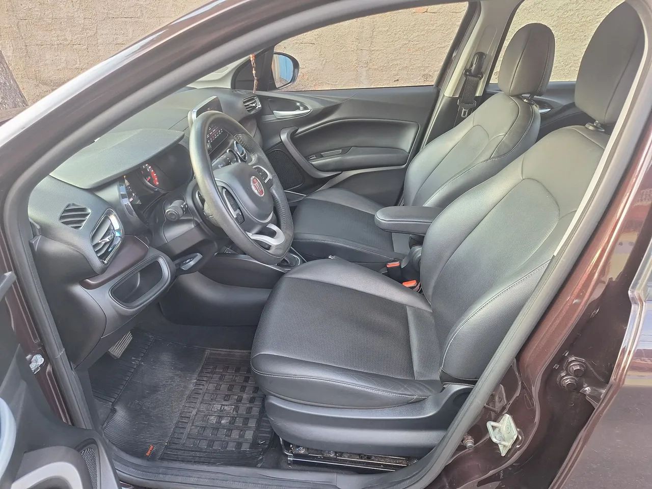 Fiat Cronos Precision 1.8 16V Flex Aut. 2018 - Foto 4