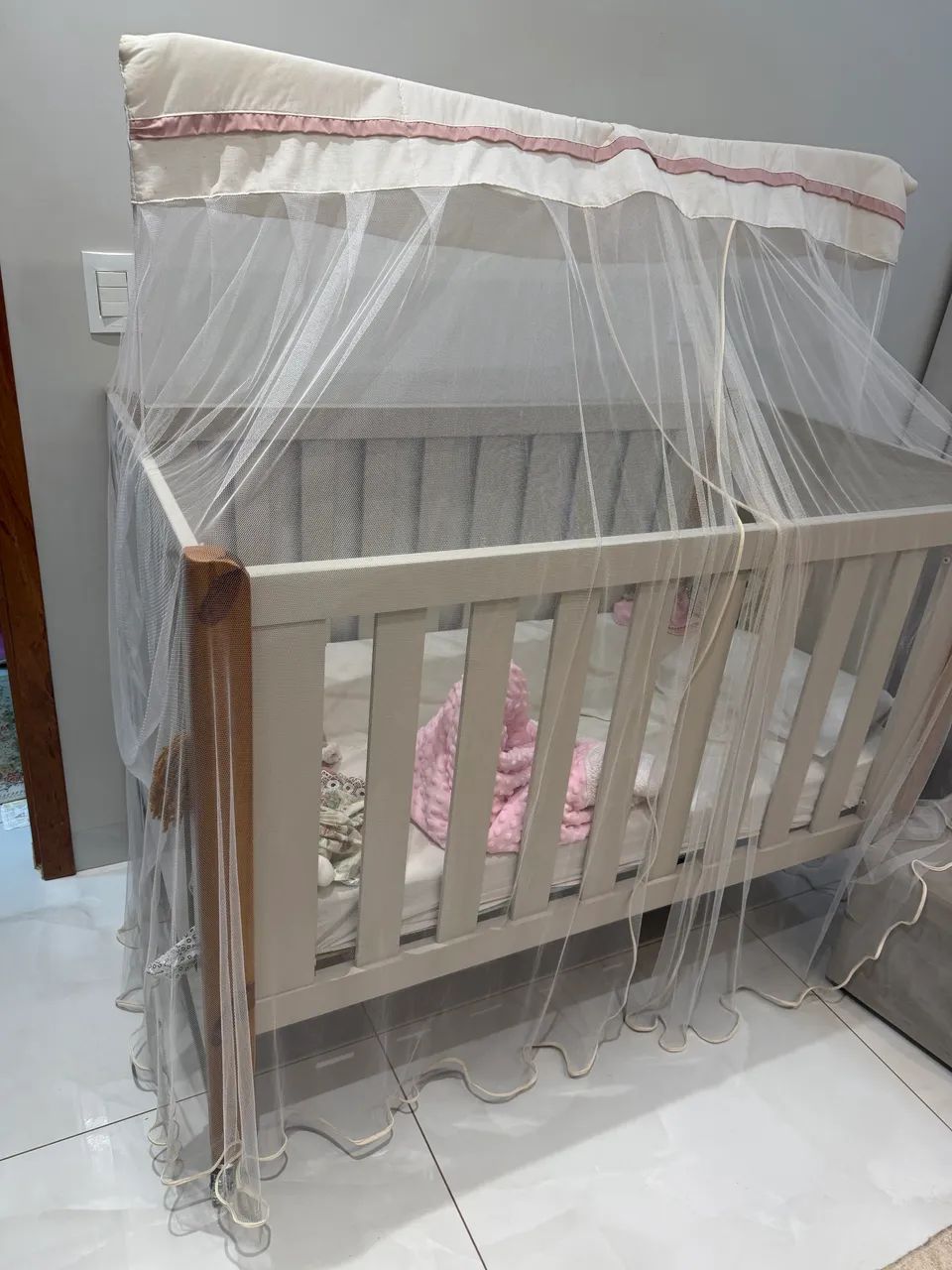Berço/cama e cômoda 