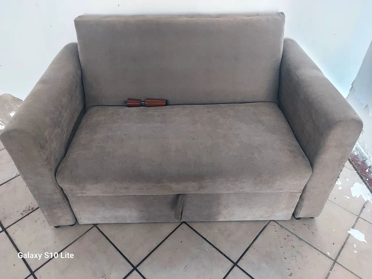 VENDO SOFÁ-CAMA SEMINOVO EM EXCELENTE ESTADO DE CONSERVAÇÃO  - Foto 2