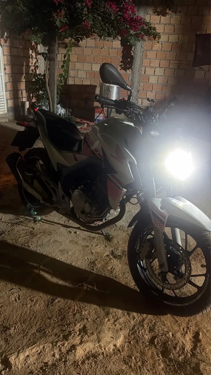CB Twister 2022, no ponto de transferir.  - Foto 3