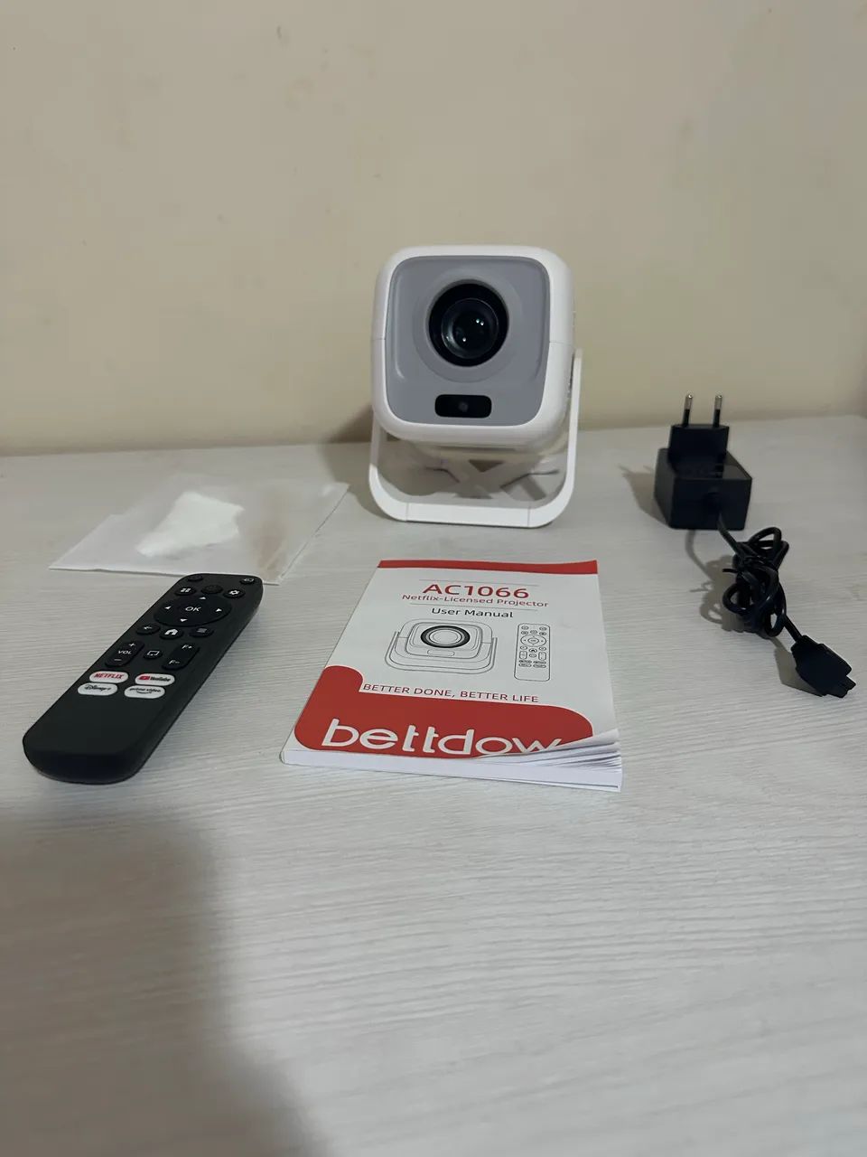 Mini Projetor bettdow ac 1066 .   - Foto 4