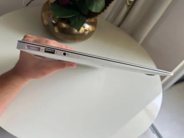Apple Macbook Air (prata) - Intel core I5 - Foto 3
