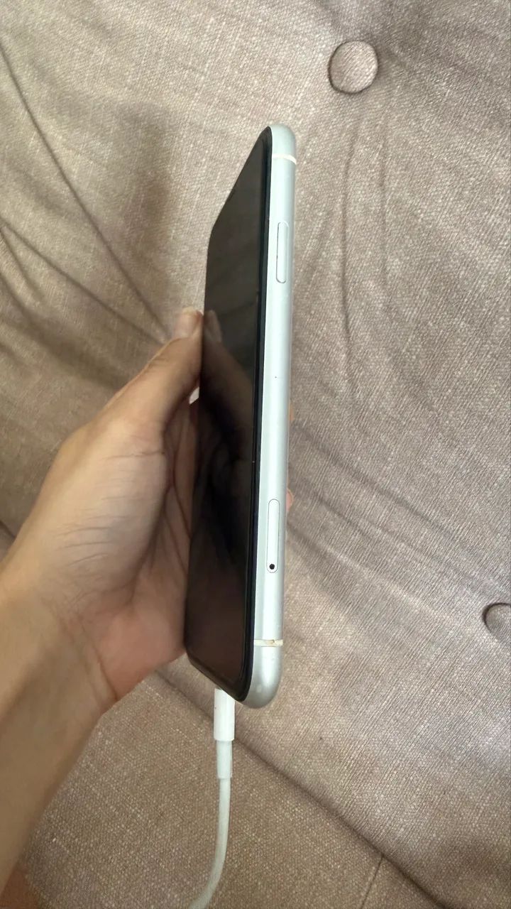 iPhone  XR