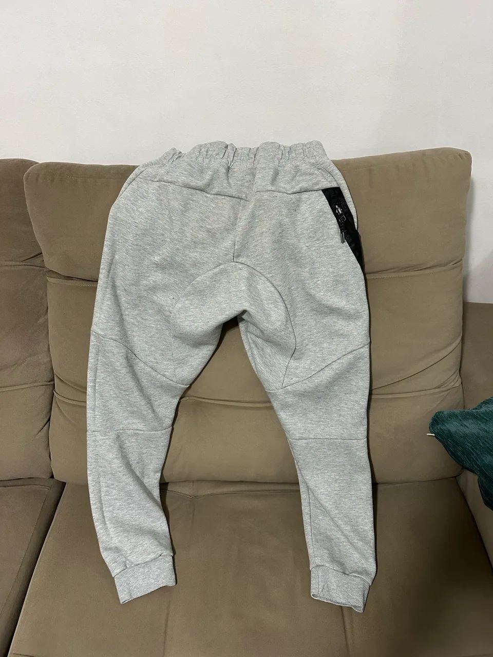 Calça Nike tech tamanho M - Foto 2