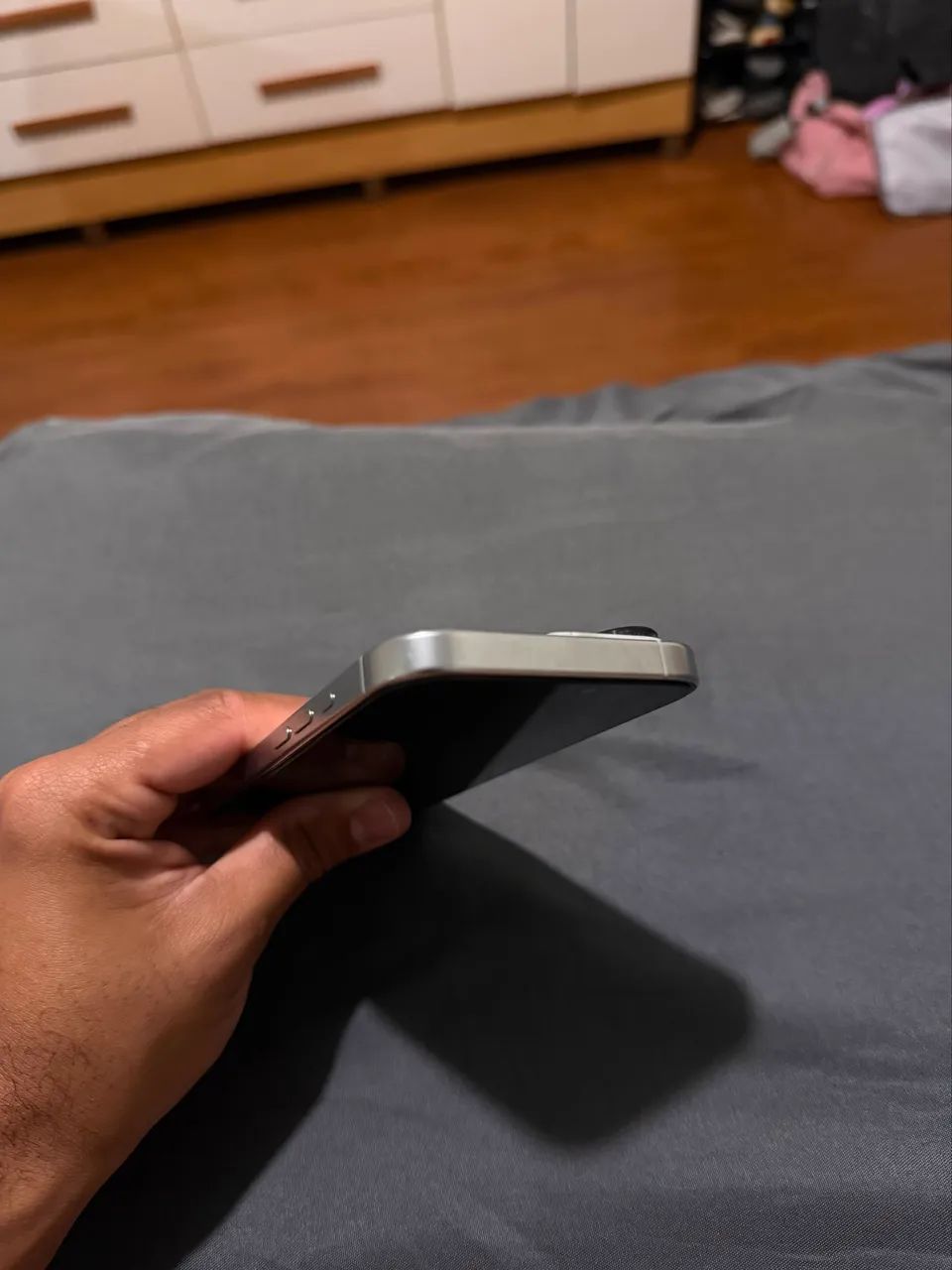 iPhone 16 pro - Foto 2