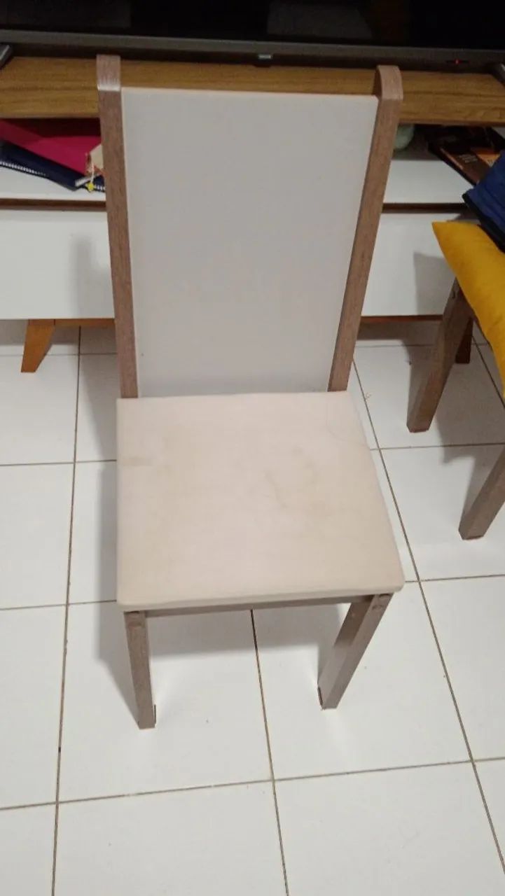 Mesa quadrada com 4 cadeiras  - Foto 2