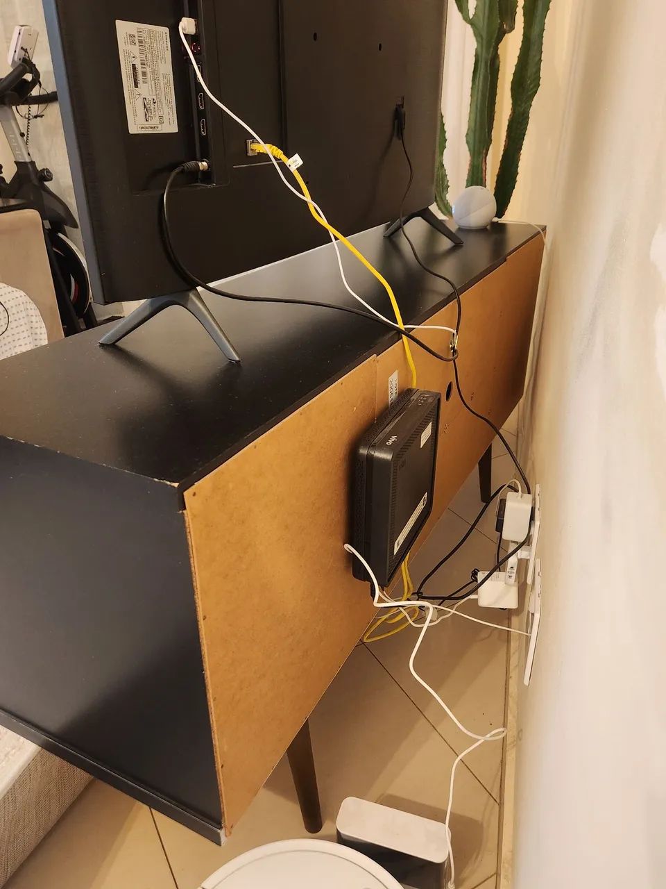 (Usado) Rack Para Tv Até 55 Polegadas 1 Porta Retrô Safira Bechara - Foto 2