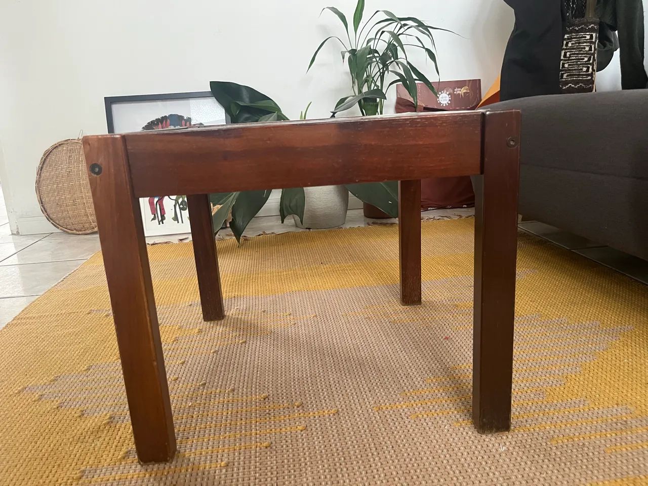 Mesa de centro em madeira 