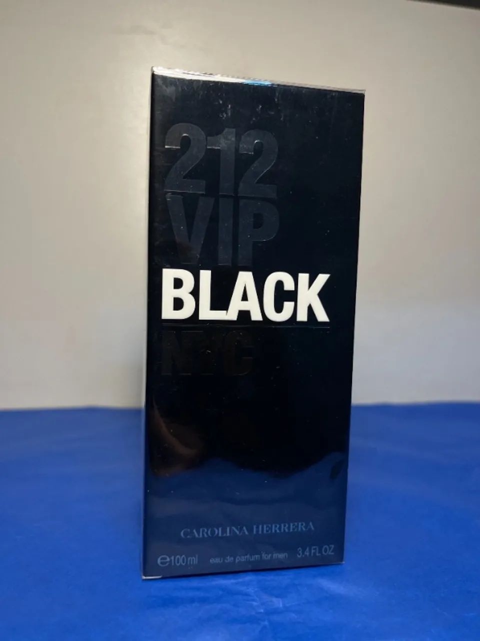 212 VIP Black Eau de Parfum 100ml - Foto 3