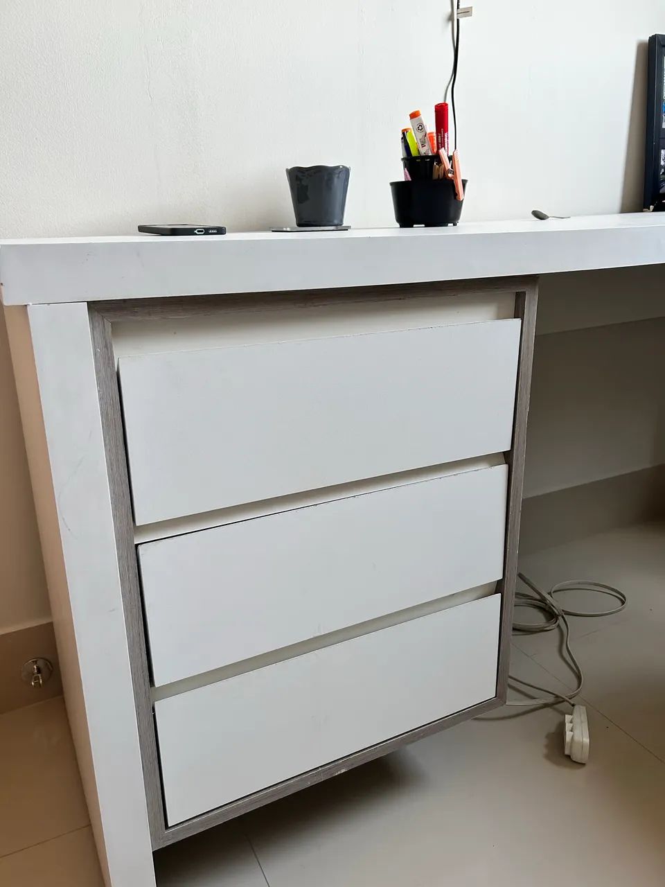 Mesa Planejada em MDF Com gavetas - Foto 3