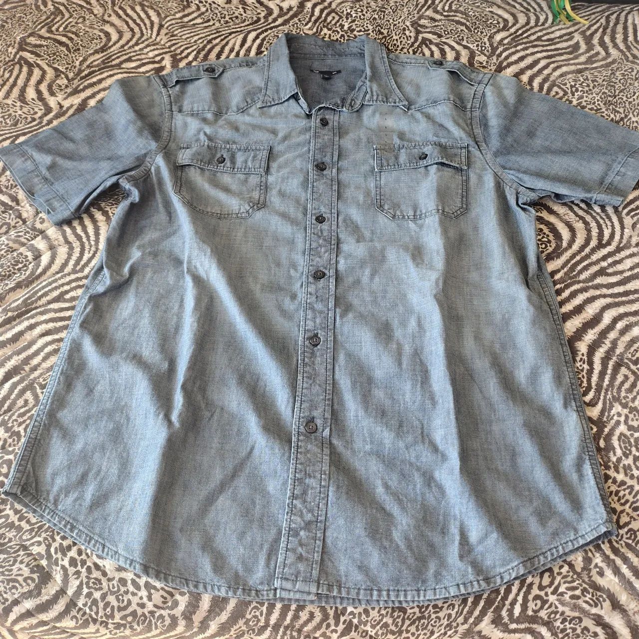 Camisa marca GAP, ORIGINAL, NOVA, TAMANHO Grande,tecido em Jeans. - Foto 2