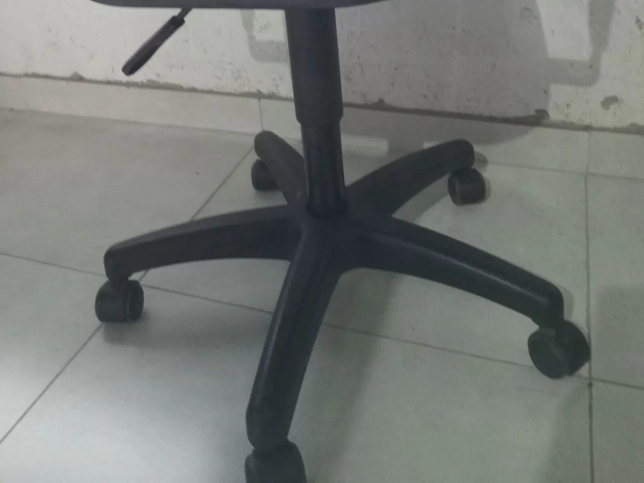 Cadeira secretária com braço.  - Foto 2
