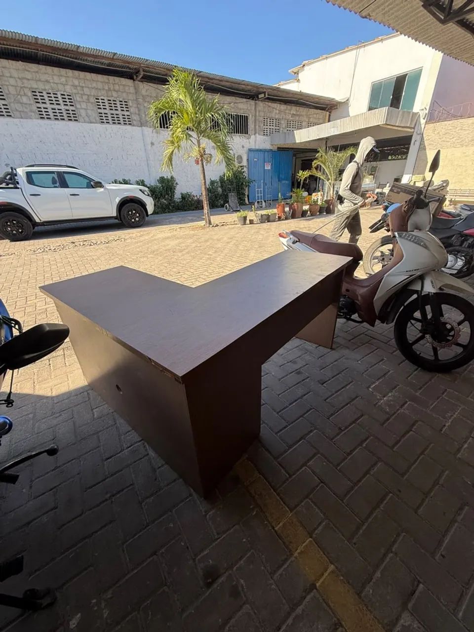 Mesa de Escritório em L com Gavetas - Usada - Foto 4