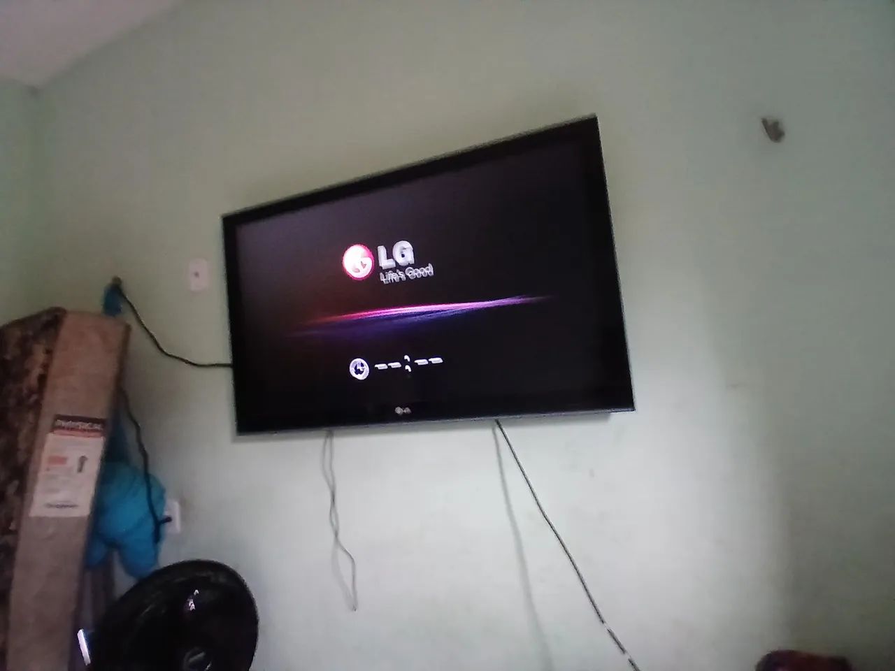 TELEVISAO LG 50 POLEGADAS ANTIGA COM ANTENA PORTATIL - Foto 4