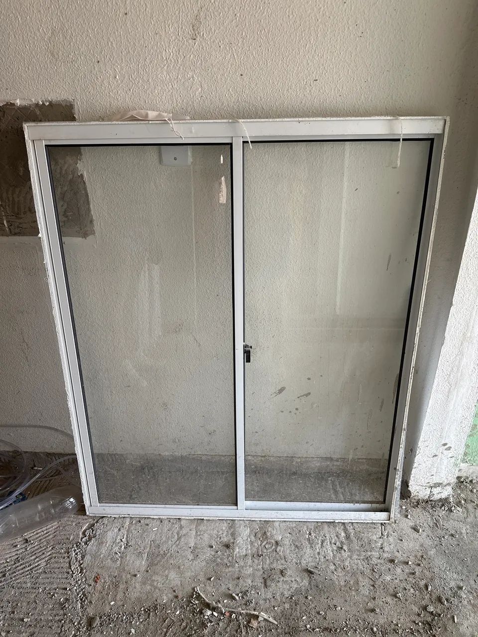 Janela 1m por 1,20m + grades