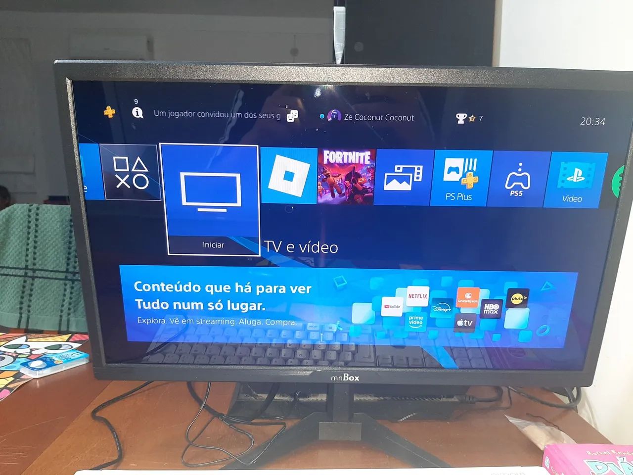 Console PS4 Slim 500GB, 2 controles funcionais, cabo HDMI, cabo de força e cabo USB