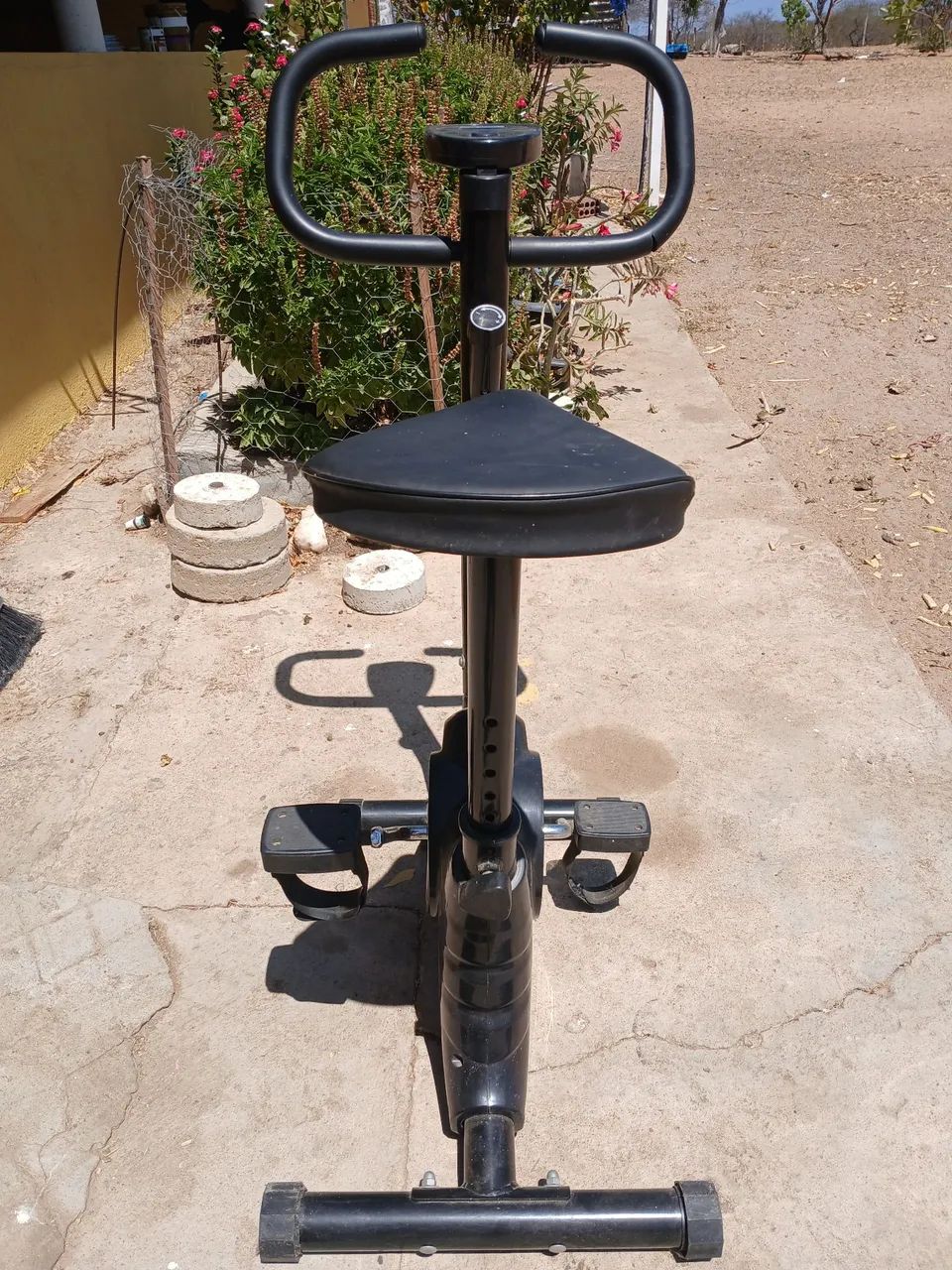 Bicleta Ergometrica semi nova! Usada duas vezes só. - Foto 2