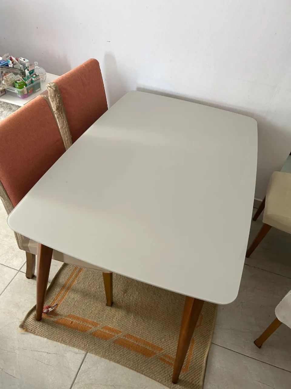 Mesa de jantar e 4 cadeiras