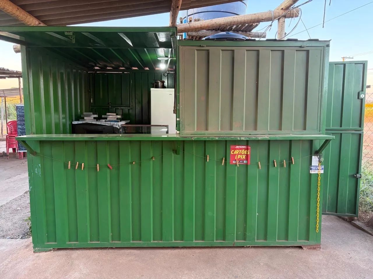 Trailer Comercial Verde 2x3 m - Estrutura Reforçada e Pronto para Uso