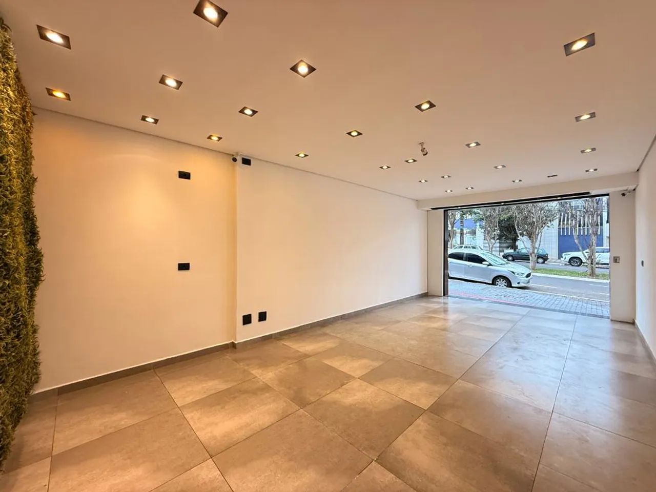 Sala para alugar em Maringá, Zona 04, com 37 m² - Foto 3