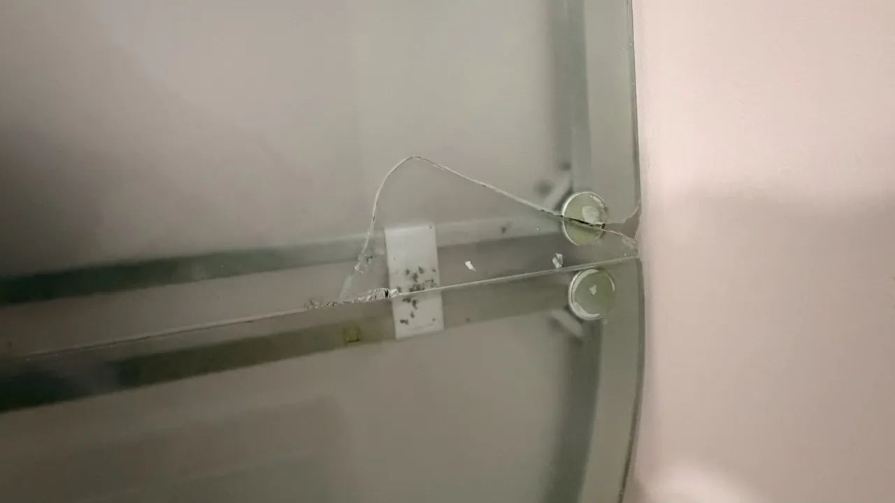 Mesa de alumínio com tampo de vidro - Foto 5