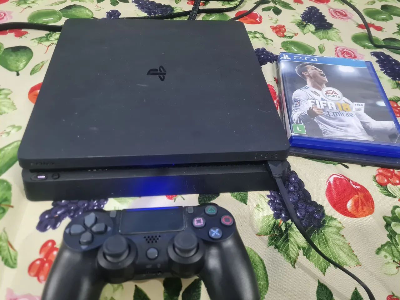 Playstation 4 (PERFEITO ESTADO)