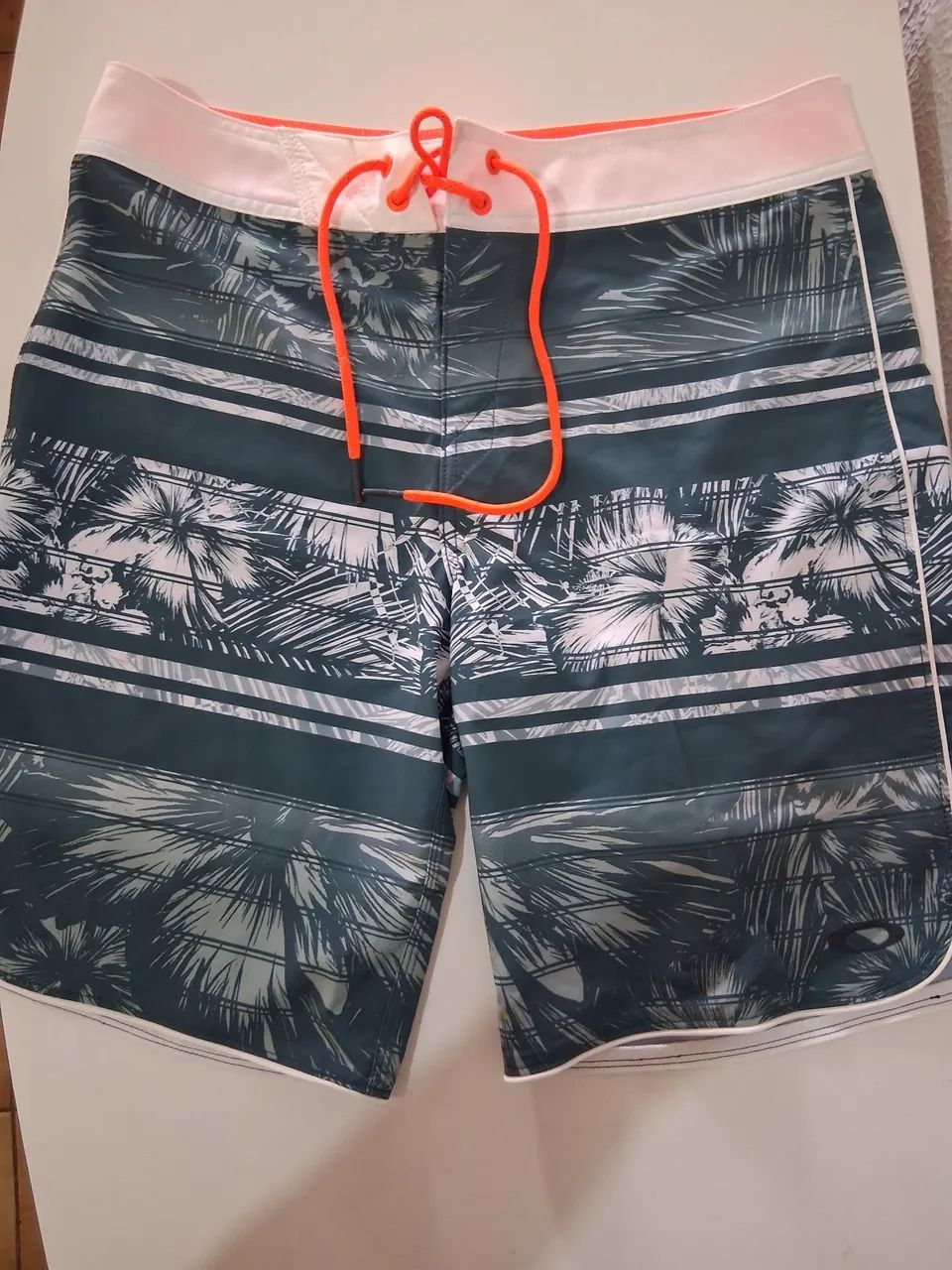 Bermuda Oakley Slim Fit