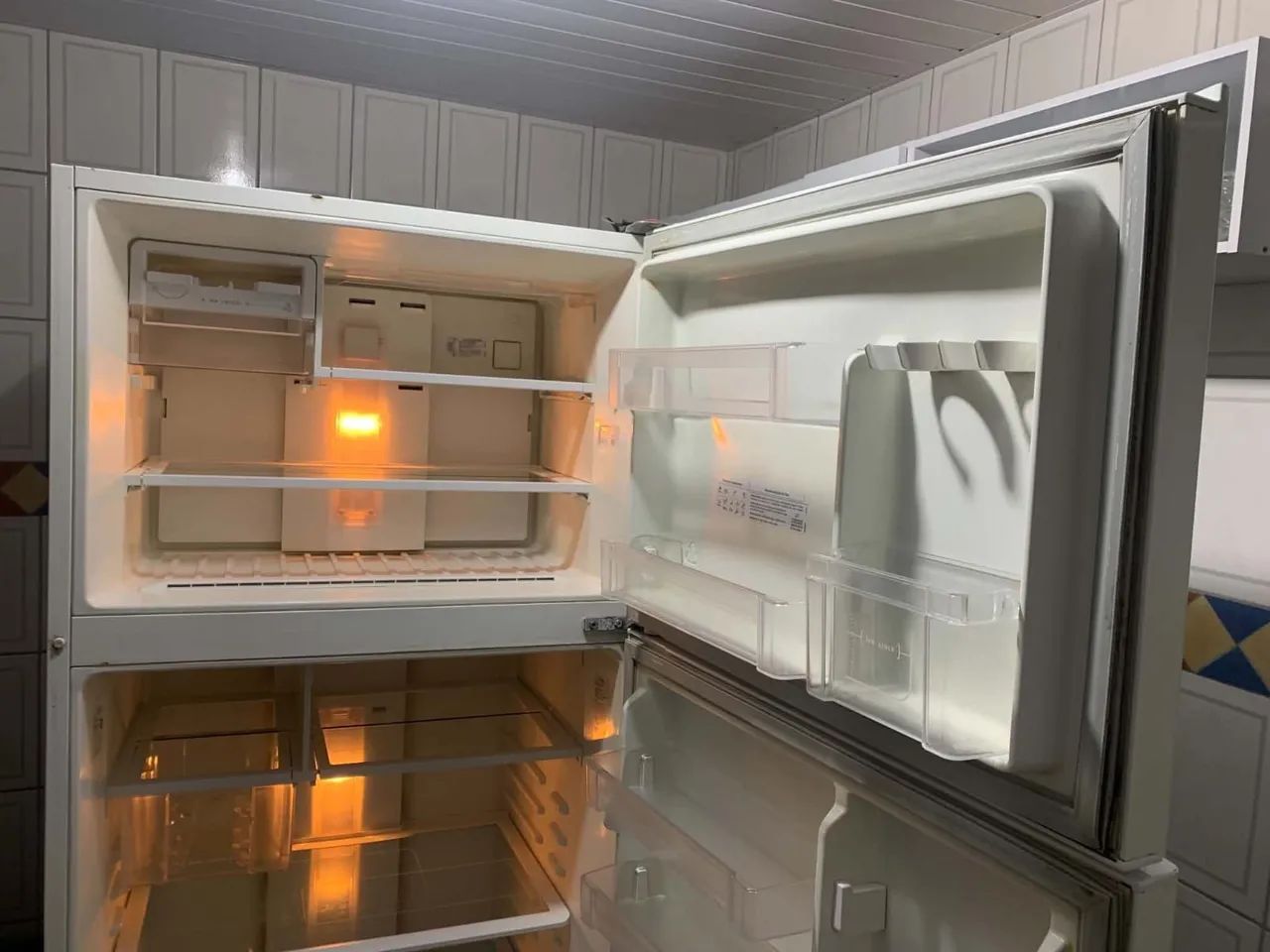 Vendo geladeira Electrolux Infinity DF80.  - Foto 4