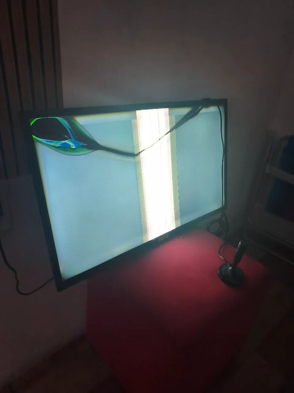 Duas TVs para retirada de peças  - Foto 3
