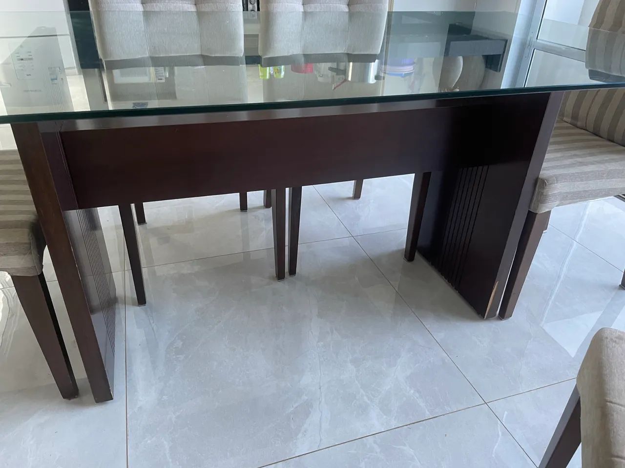 Mesa com 6 cadeiras  - Foto 2
