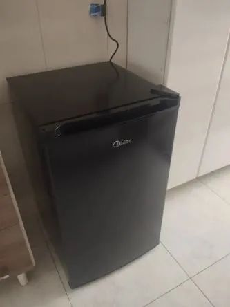 Frigobar Midea Preto 124L  - Foto 2