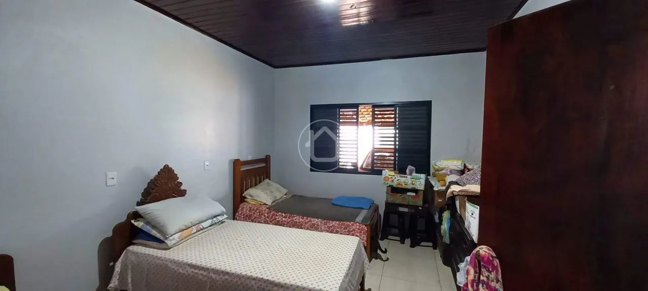 CASA COM SUÍTE + 2 QUARTOS EM ESQUINA. - Foto 5