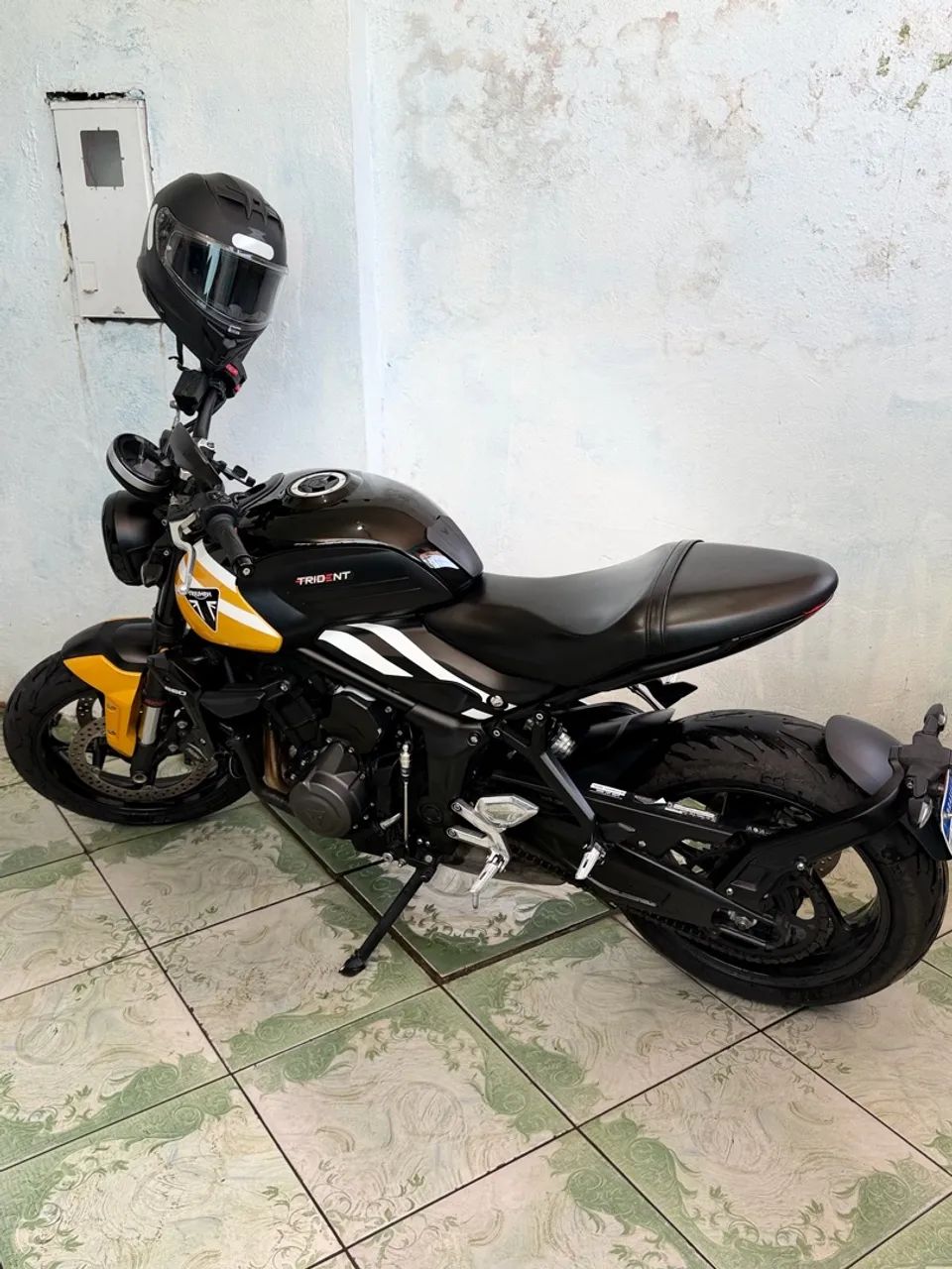 Trident 660 impecável 