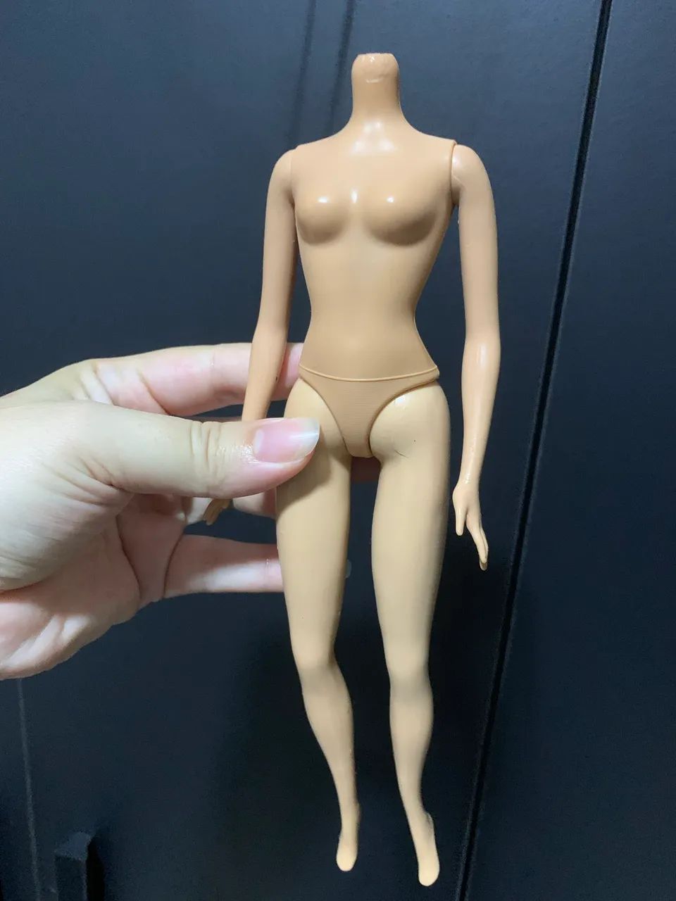Corpo Barbie belly button