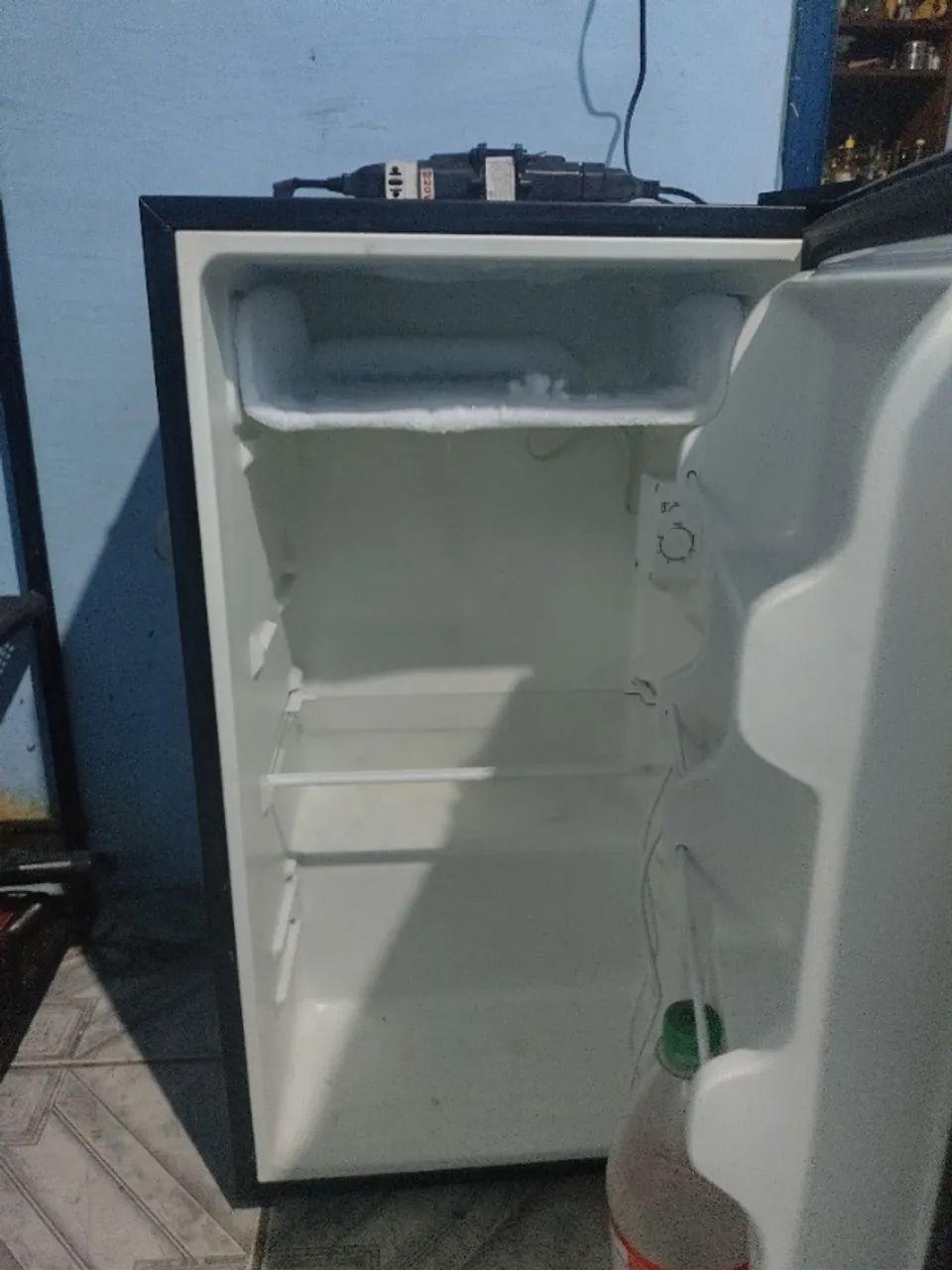 Frigobar Midea 93 litros - Foto 2