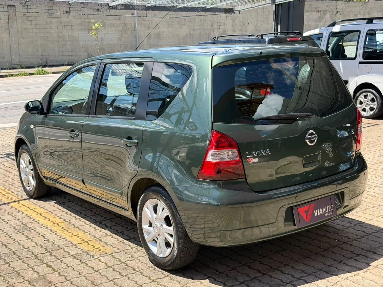 Nissan Livina S 1.8 16V Flex Fuel Aut., foto 4 de 12