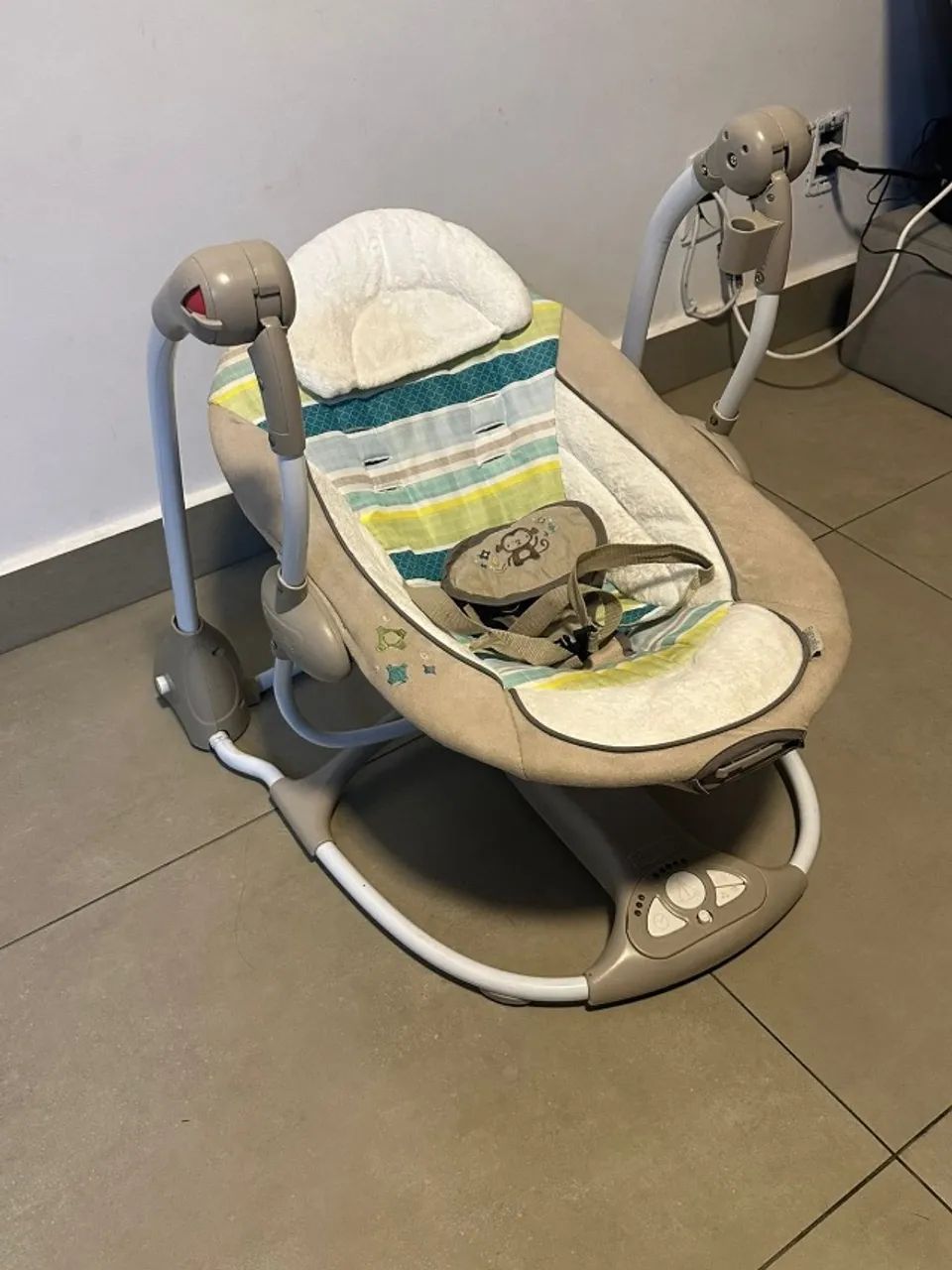 Cadeira de balanço automática e portátil para bebês - Foto 3