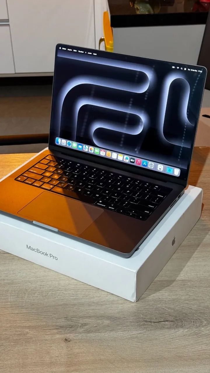 MacBook Pro M3 512GB SSD | 2023 | TouchID - Bateria 100%! Com 90