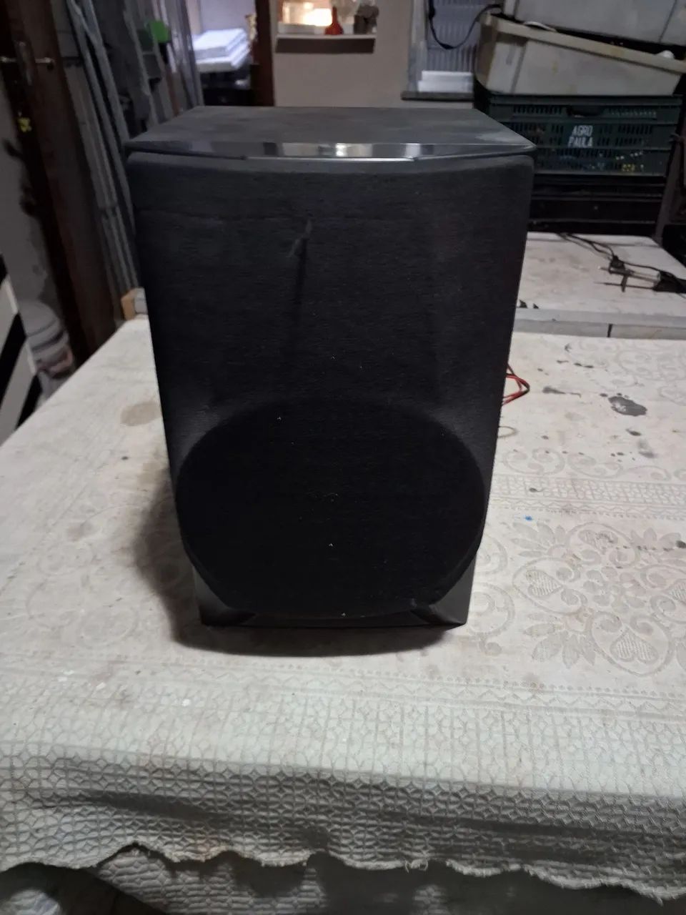 1 caixa de som sony .6 ohms. Funcionando 