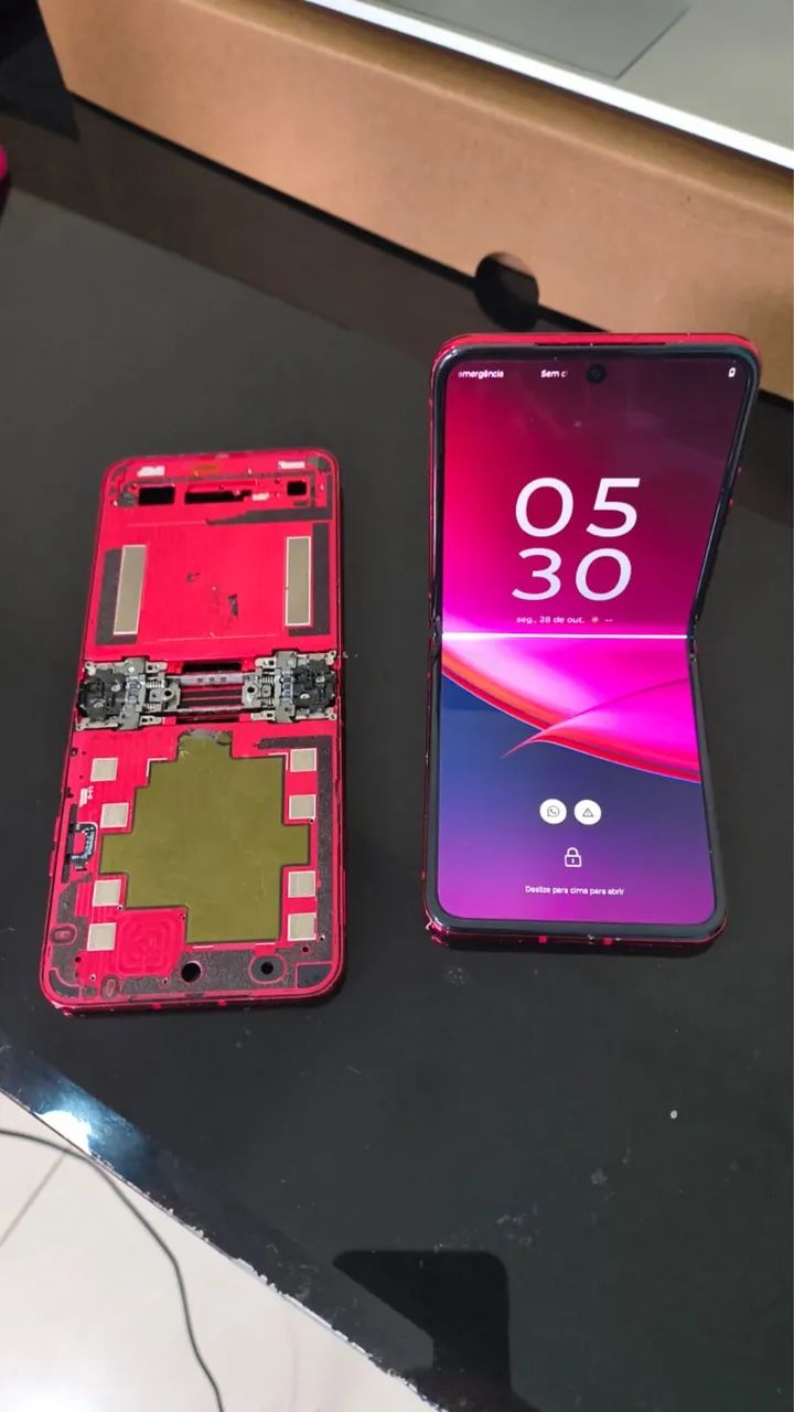 Moto Razr 40 ultra com defeito  - Foto 5