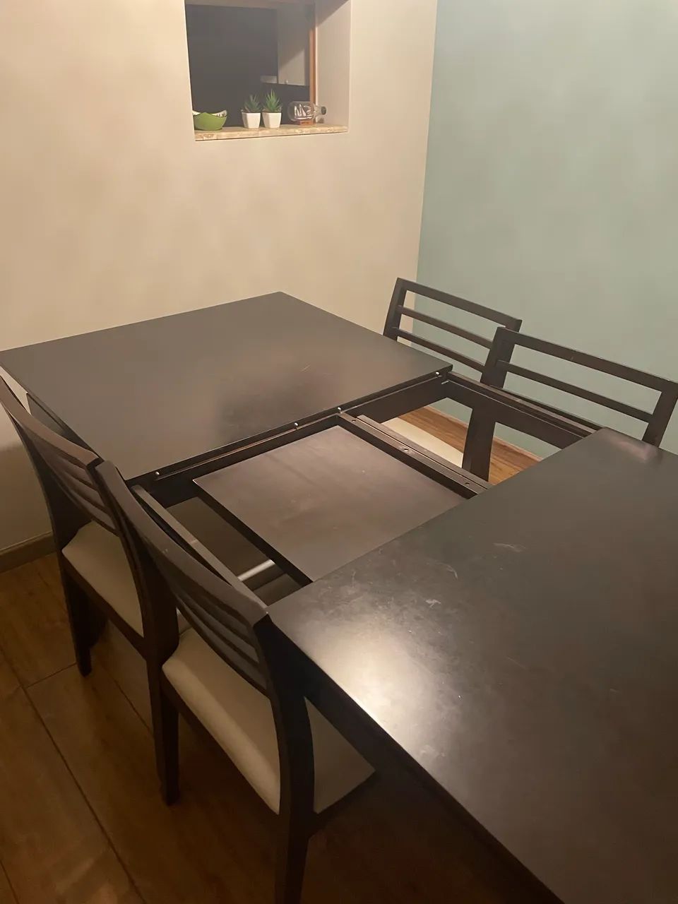 Mesa extensível 4 a 8 lugares + 4 cadeiras - Foto 3