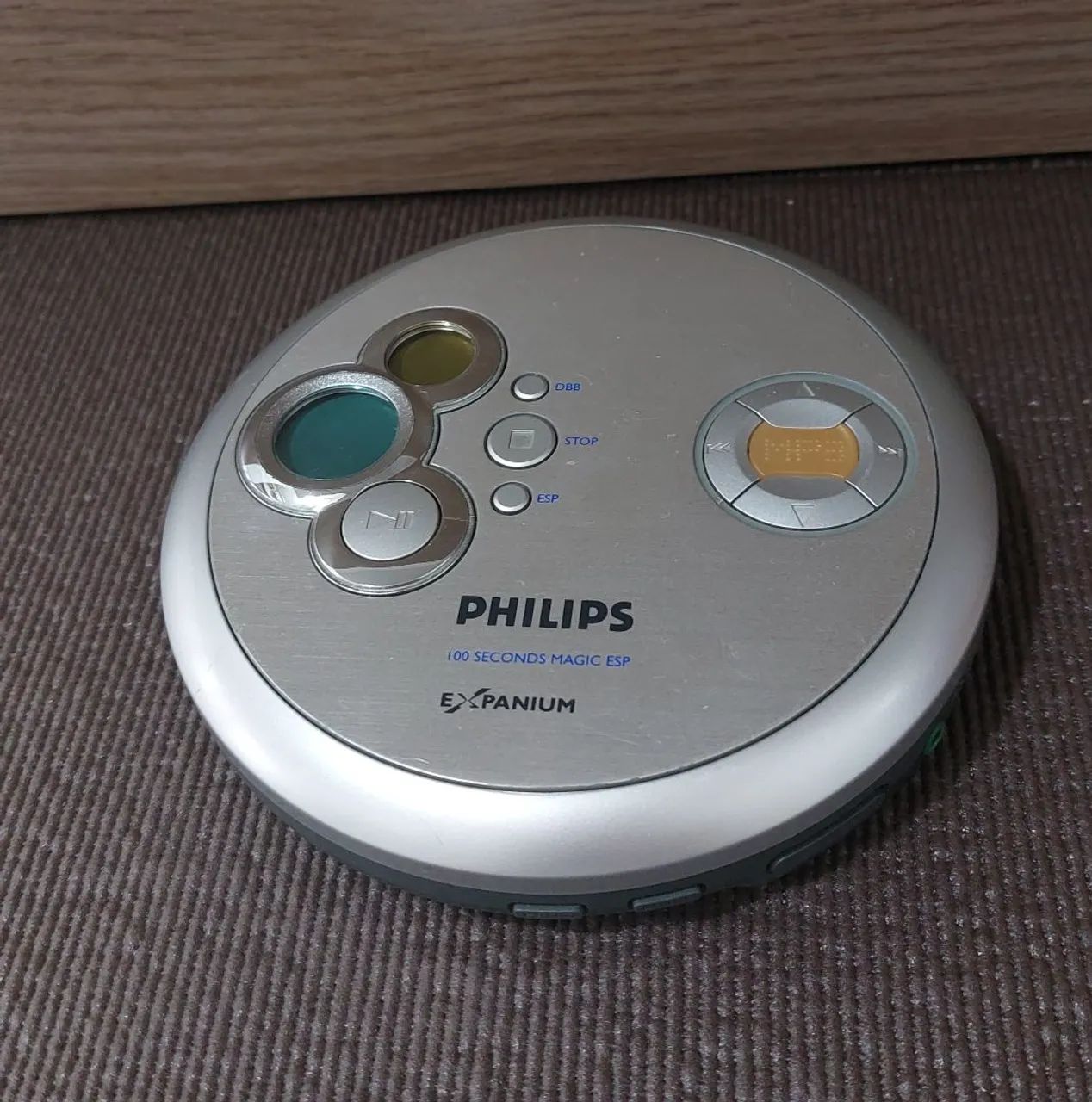 Discman Philips com MP3 Expanium