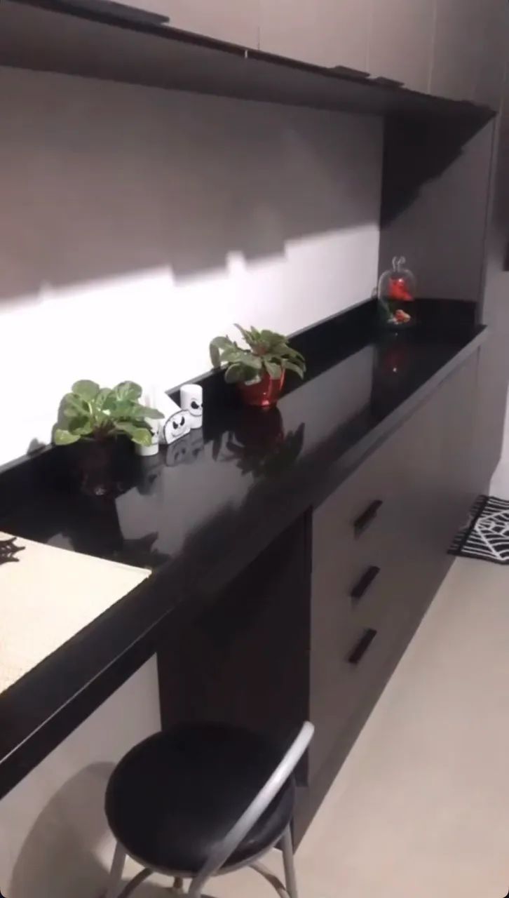Apartamento mobiliado com planejados cozinha e quarto - Foto 2