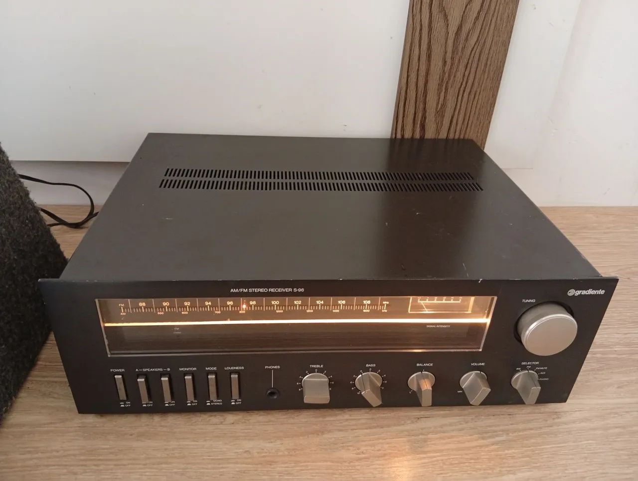 Receiver Gradiente model S96. - Foto 4