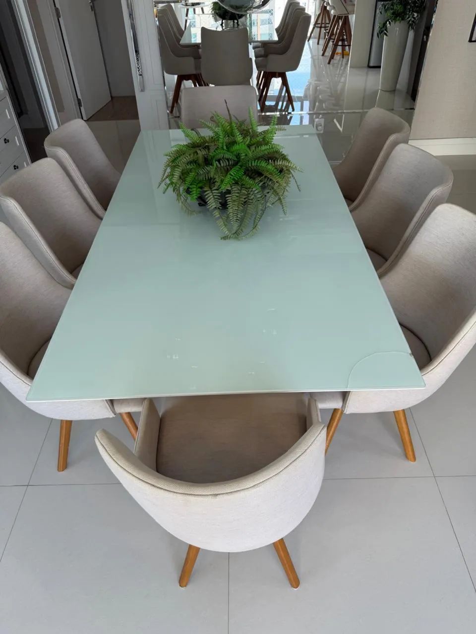 Mesa de Jantar com 8 cadeiras