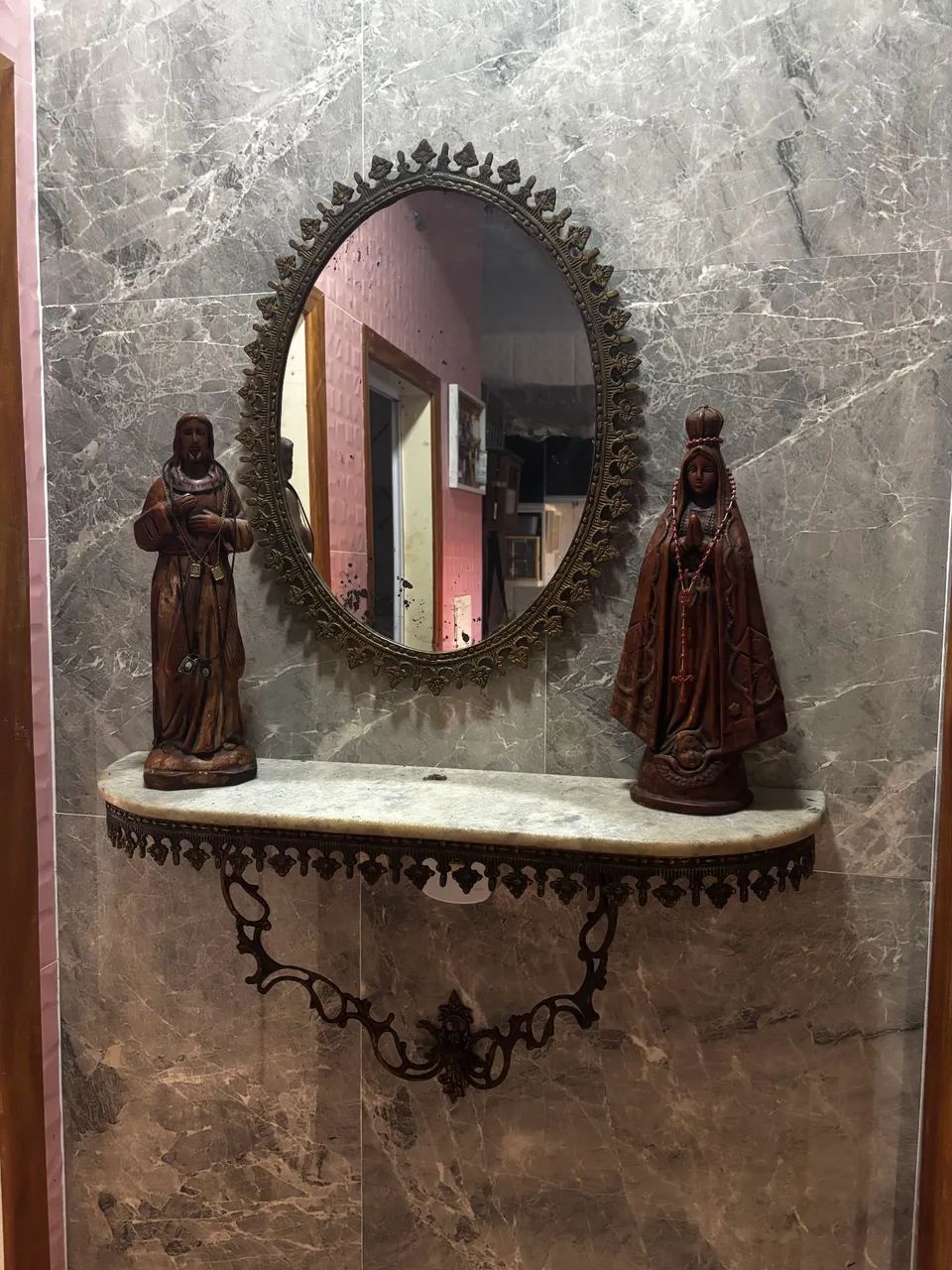 Aparador em bronze,marmore e espelho